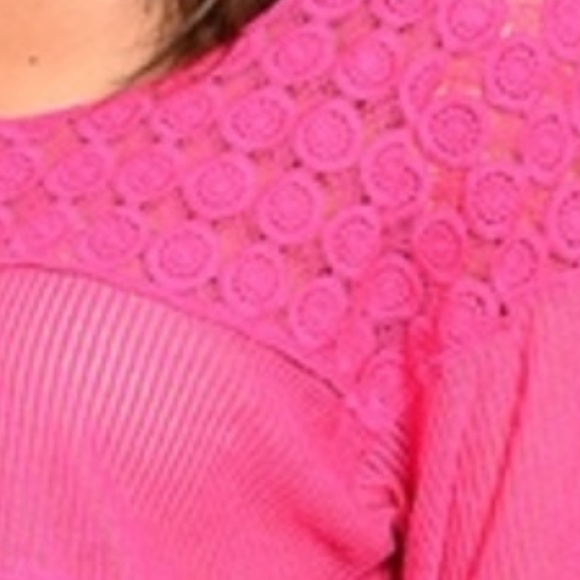 CROCHET PINK CROP TOP - Picture 3 of 3